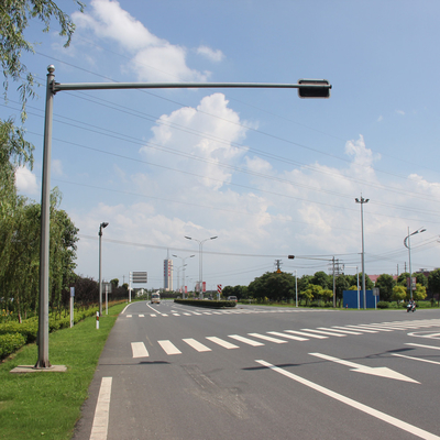 Hot Dip Galvanized Traffic Signal Pole , 6m Cantilever Light Pole